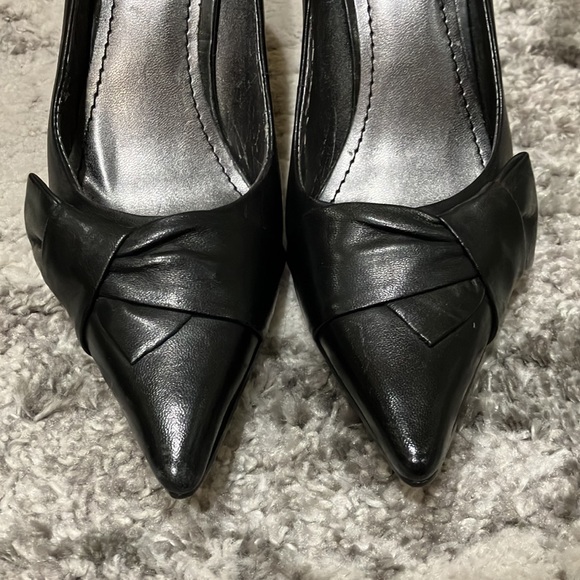 Nine West Black Bow Heels Sz 6 - Picture 3 of 12
